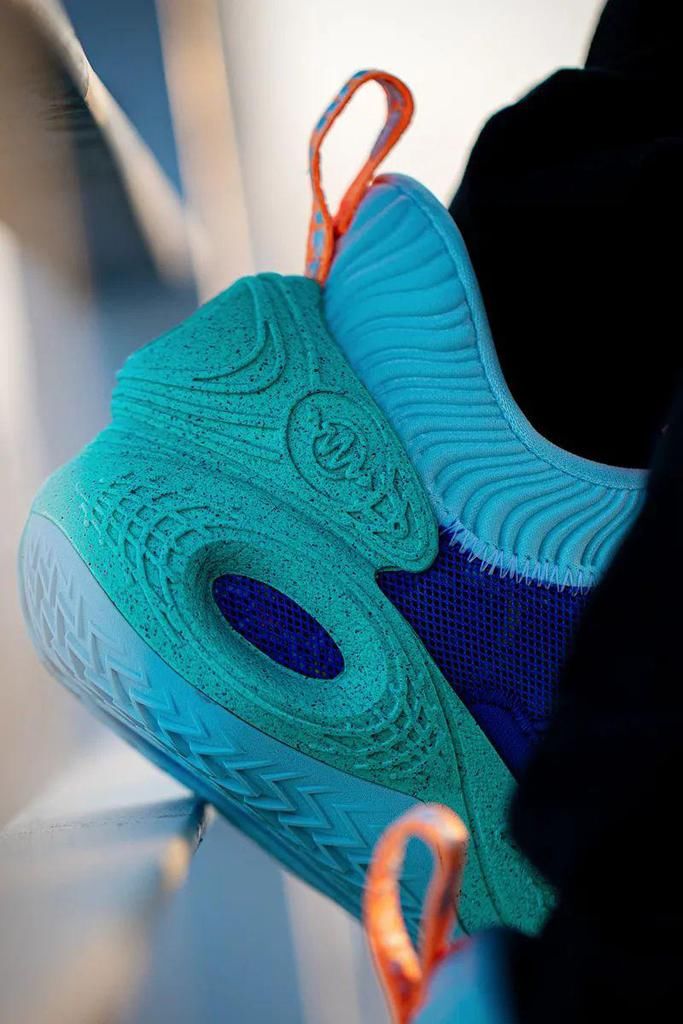 耐克「新一代神鞋」刚刚曝光！研究了几十年的黑科技，外观超颠覆！