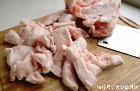  学会|熬猪油，什么时候放花椒有讲究，学会这1招，猪油白又香，存放久