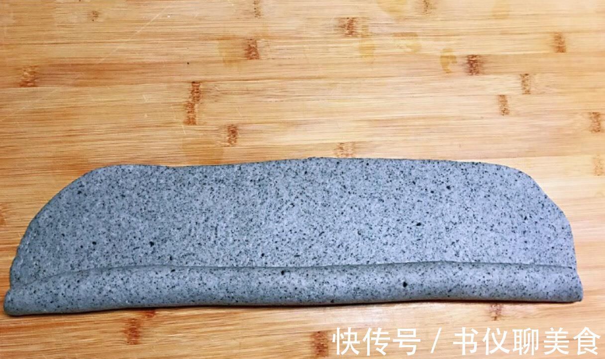 黑豆粉|白发最怕这食材,每天吃点,头发乌黑光泽,白发少了人也精神了