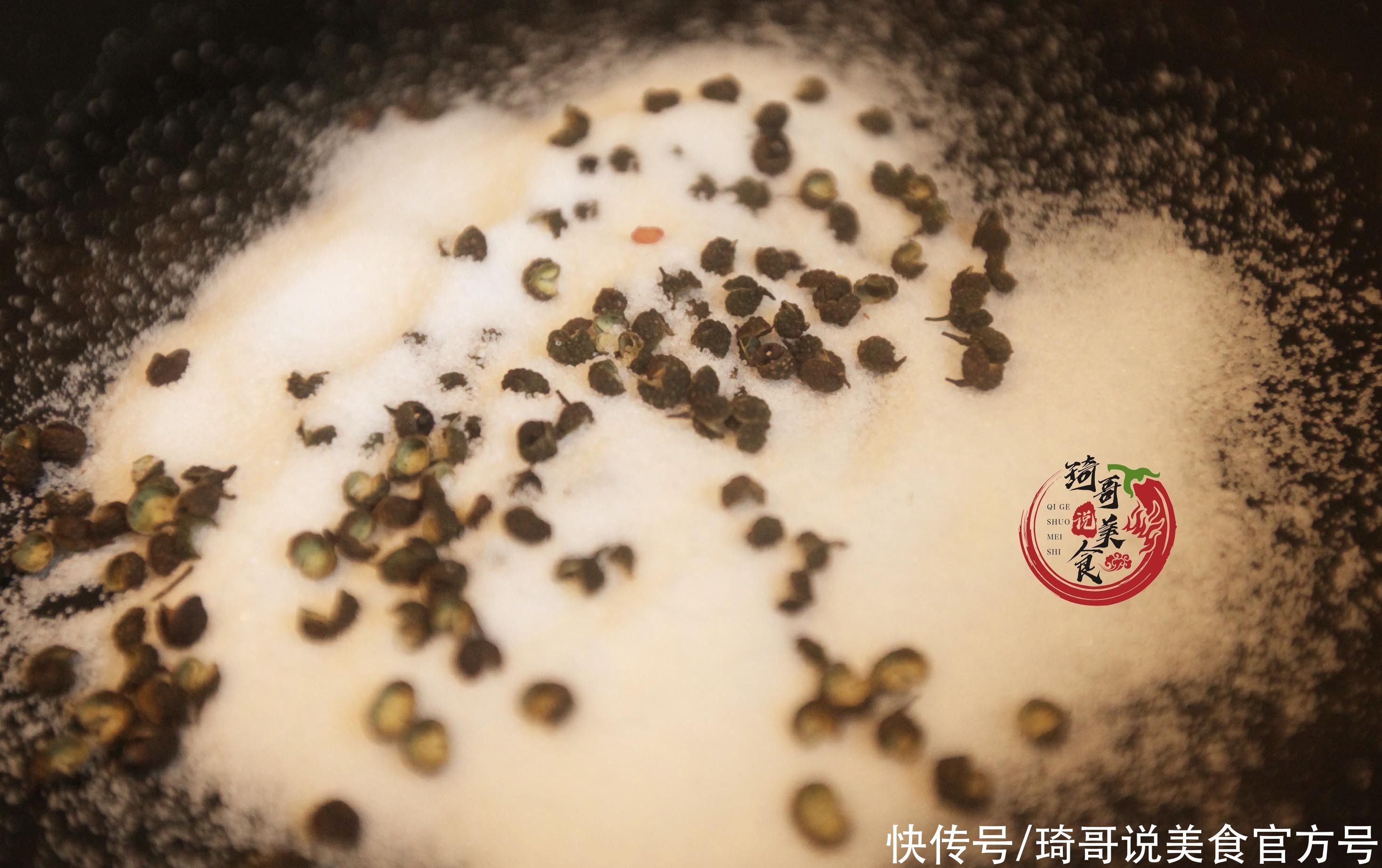  高度白酒|腌腊肉时，别用烟熏了，多加“这味料”，腊肉保存久，咸香味道好