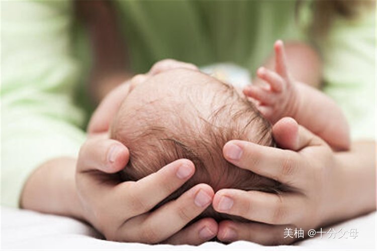 发育|长时间保持这3种睡姿,宝宝头骨易变形,别等到头型定了再后悔