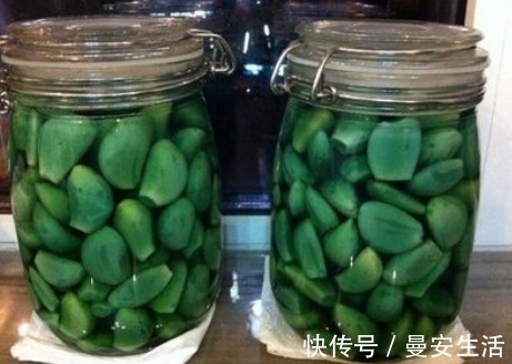 开胃|腌腊八蒜，别只会放醋！再加这2样，大蒜碧绿香脆开胃，酸爽可口
