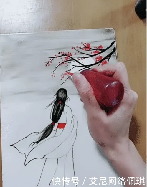 墨水|网友用“一滴墨水”画画,成果出来的时候,终于知道什么叫做王者