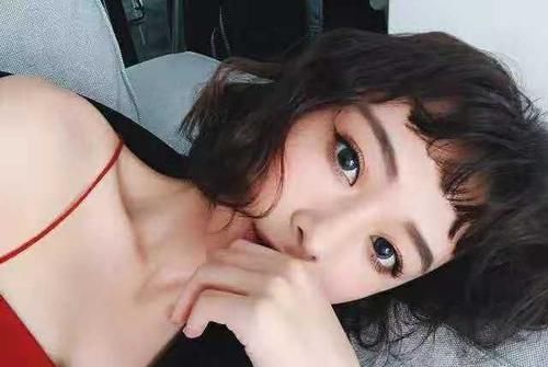 分享六款好看的短卷发，时尚大气灵动感十足，好打理还显脸瘦