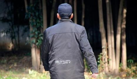 味道|为什么年纪大有“老年臭”?40岁后做好此事,再老也没“老人味”