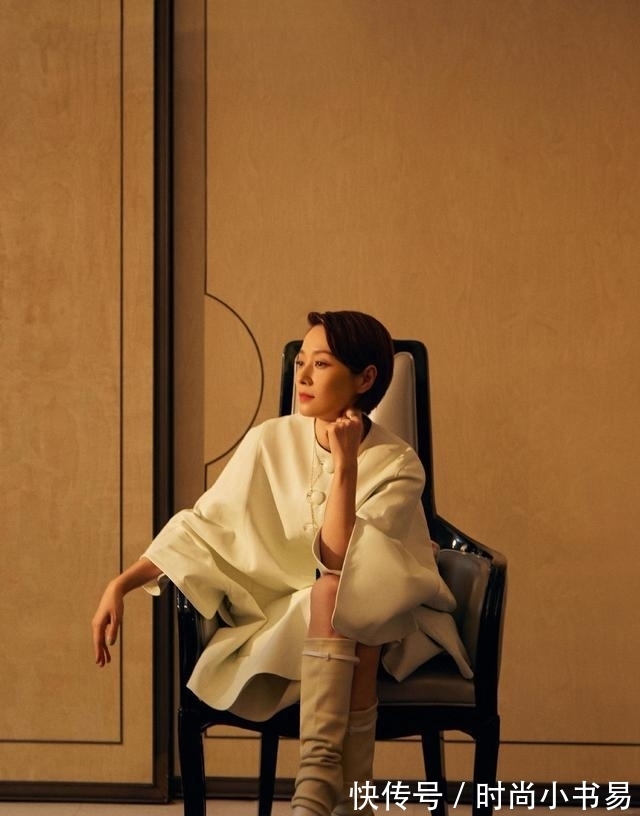 袖子|马伊琍的高级感真盖不住,简单穿斗篷式连衣裙配短发,就气质惊艳