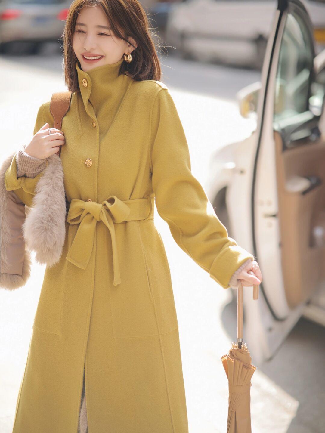 浪漫风|真正洋气的女人,冬天都爱穿这几款“大衣”,简约利落又百搭