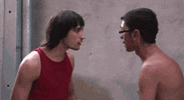 |搞笑GIF:对不起了兄弟,我不是故意的