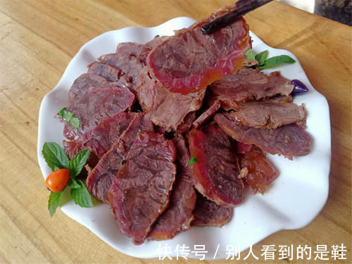 卤牛肉|卤牛肉时，记住“1腌2泡”的窍门，牛肉不柴不腥，好吃缩水少