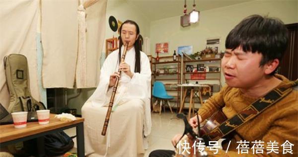 金少白|西安90后青年长发及腰,坚持穿汉服10年,无视非议将爱好做成事业