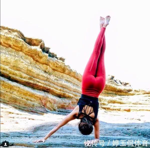手臂|倒立是最高级的保养 , 5分钟教你学会手倒立,让你年轻20岁