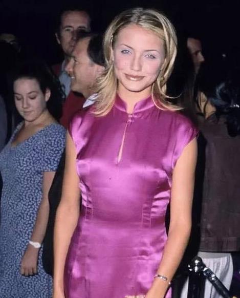 旗袍|不只东方人驾驭! 10位展现旗袍之美的好莱坞女神, 妮可S曲线美翻