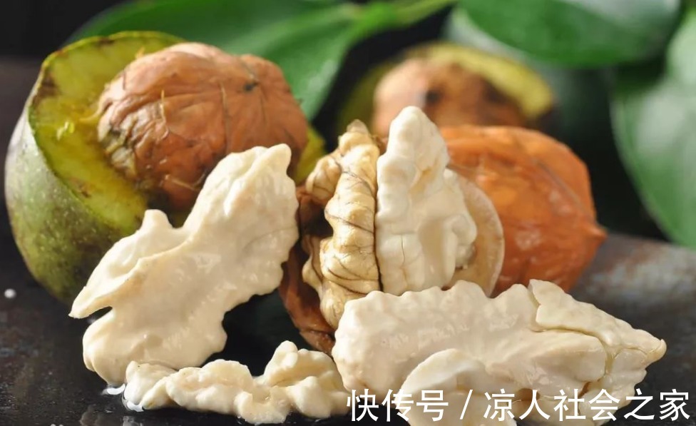 营养师|家里老年人经常失眠?营养师:这5种食物营养健康,可缓解失眠