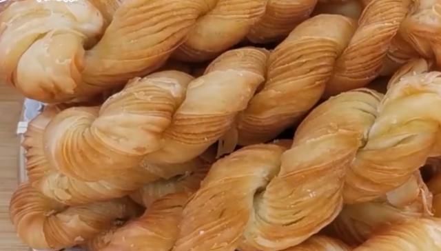 美食|独家秘制千层麻花,口感酥脆内里松软,实在是太好吃了