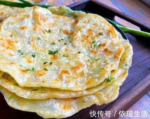 面粉|大妈做饼有一手,原来秘诀在面粉里,难怪生意这么好