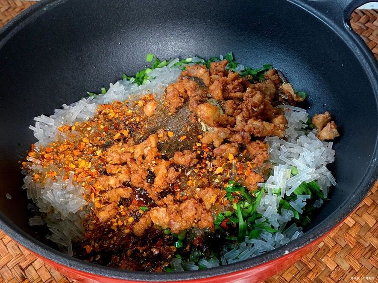 学会了可以摆摊的韭菜粉丝煎包教程，简单好学，内附馅料配方