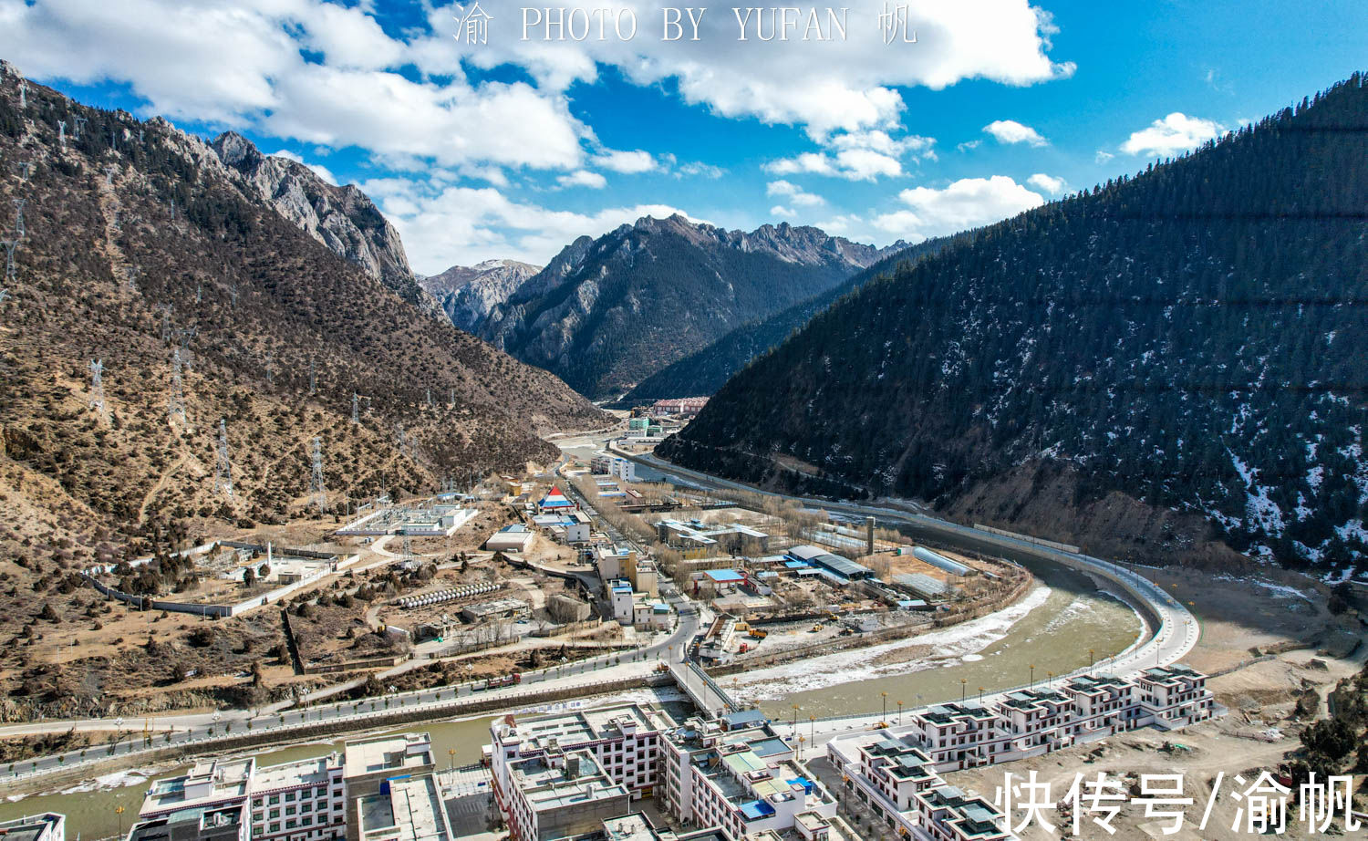 西藏|西藏一座雪山环绕的盆地小城，面积超5个深圳，街道上却空无一人