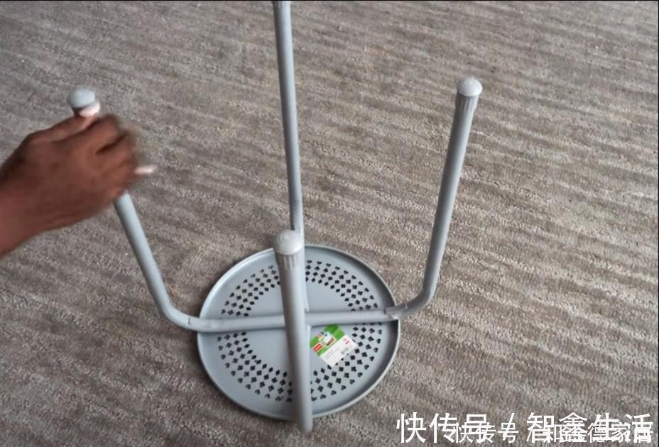 凳子|扔掉的旧铁凳子捡回来吧,用海绵包一圈,放家里坐着舒适还能收纳