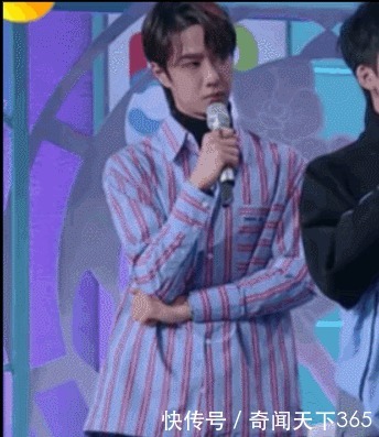 王一博带病录制节目疼到握拳,用多国语言表白被删,粉丝怒了