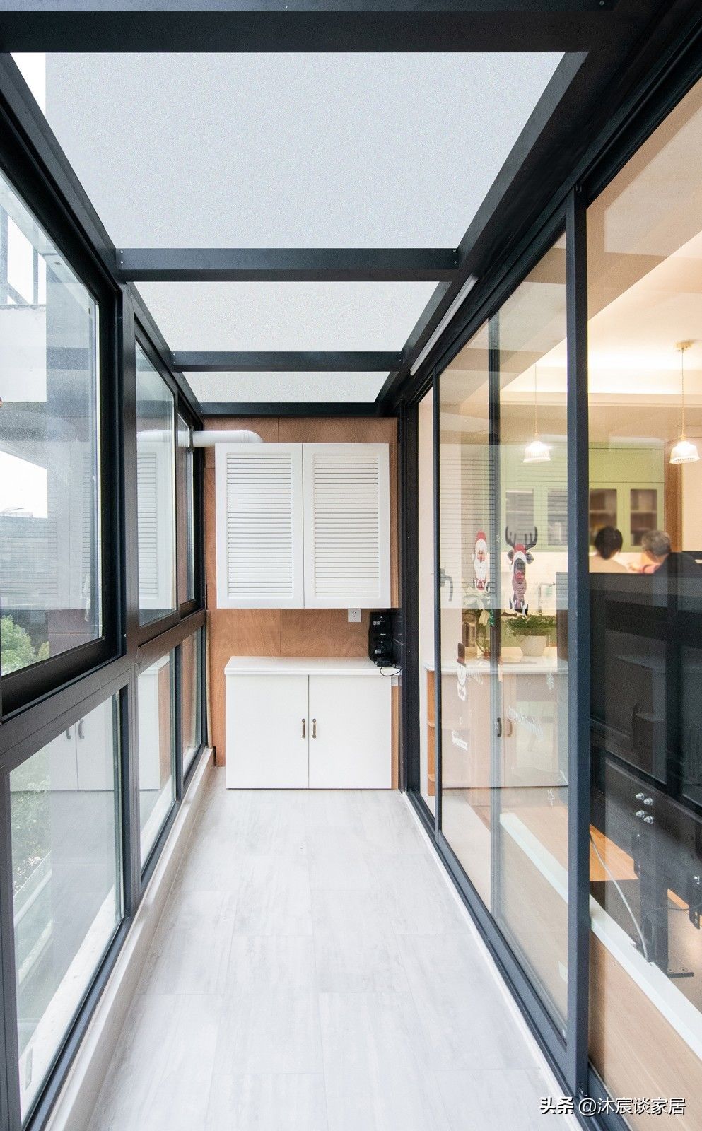 客厅|她家的客厅不一样，用卡座取代沙发，好看又实用，真是小户型救星