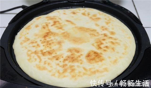 烙饼时,直接烙是大错特错!多做1步,饼柔软起层不发硬,特好吃