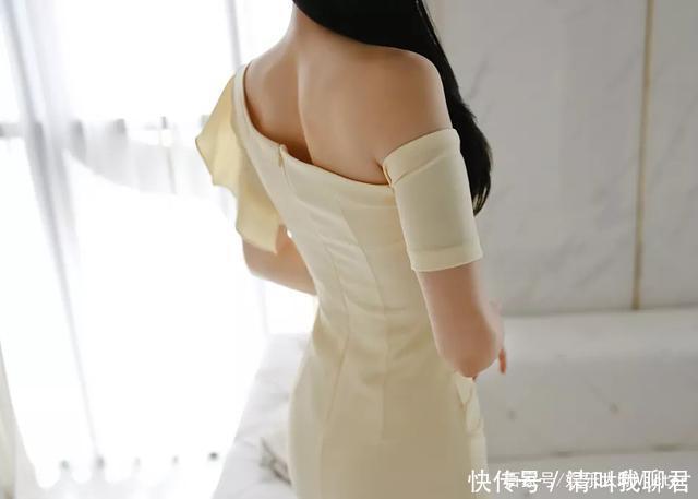 身材|女神孙允珠淡黄色开背连衣裙,超显身材