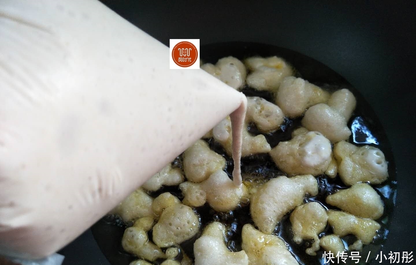 早餐懒到家做法，比丸子简单，比油条好吃，5分钟出锅，十天不坏