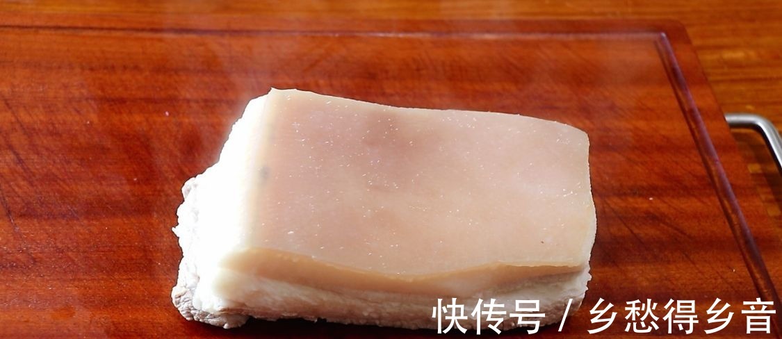 锡箔|脆皮五花肉的家常做法,搭配甜辣酱,开胃又解腻,特别的好吃!