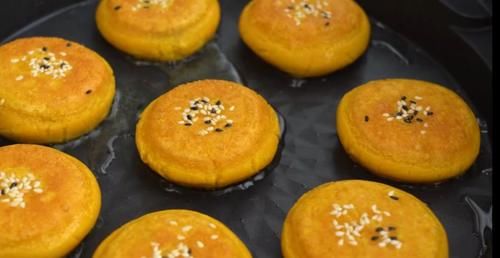  南瓜|冬天多吃南瓜糯米粉，不加一滴水，软糯香甜还流心，比油炸还好吃