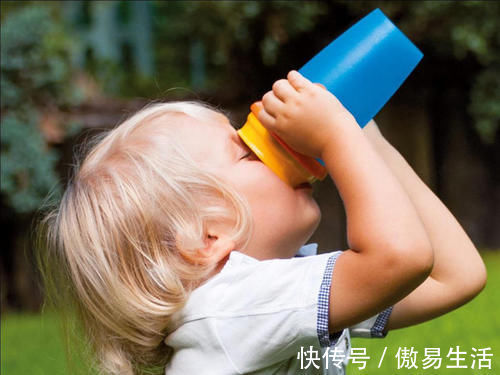 家长|夹伤舌头的“危险水杯”,你还在用?数名宝宝已中招,家长速查