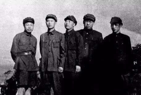 副手|大战在即,军区却突然下令,由副司令当总指挥,正司令来做副手!