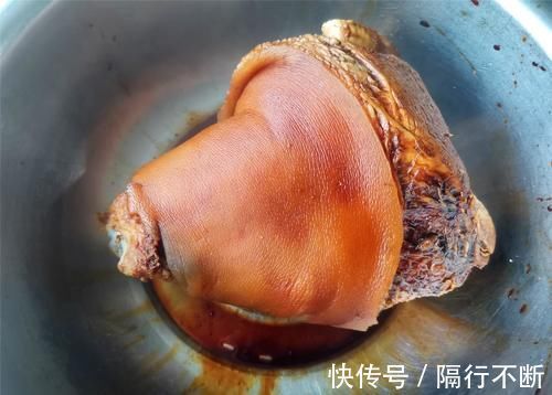压轴|今天一道年夜饭必备压轴硬菜，寓意，吉祥富贵，肘子做之前，年夜饭的肘子怎样做好吃