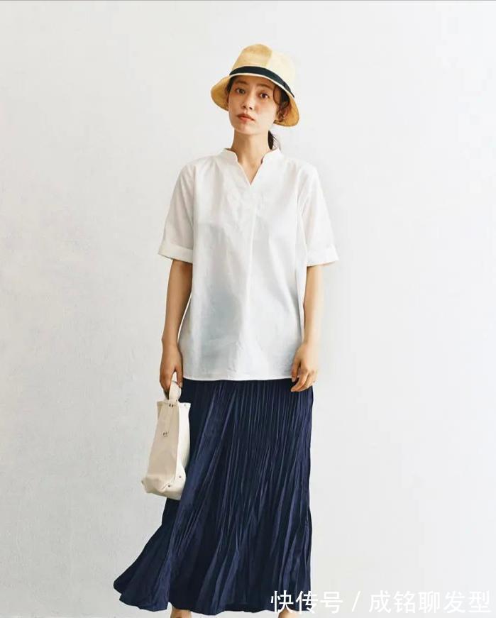 时尚|女人过了四十岁更要会穿,学会这几种衬衫搭配法,时尚减龄显气质
