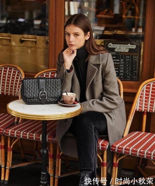 靴子 国庆出游不流行穿小白鞋了,今年流行这双“大夫鞋”,百搭又时髦