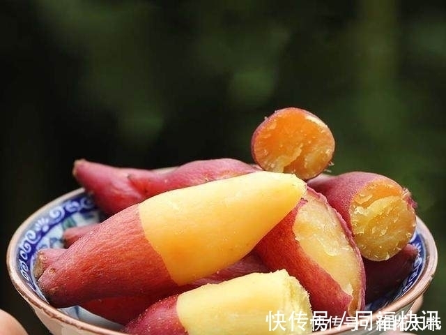 腹部|腹部赘肉多像怀孕？喝水时加一物，轻松减掉小肚腩