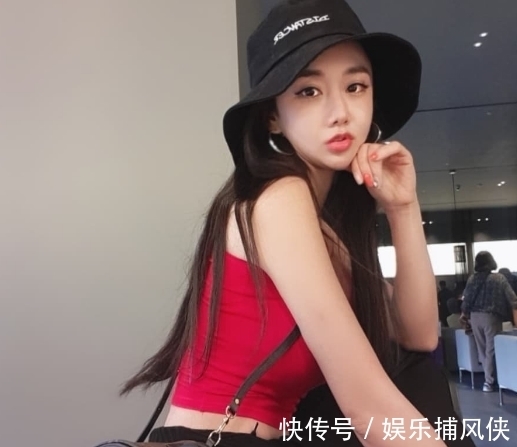 瑜伽|身高1米63女老师，瑜伽练成葫芦型身材，学生：我的老师是女神