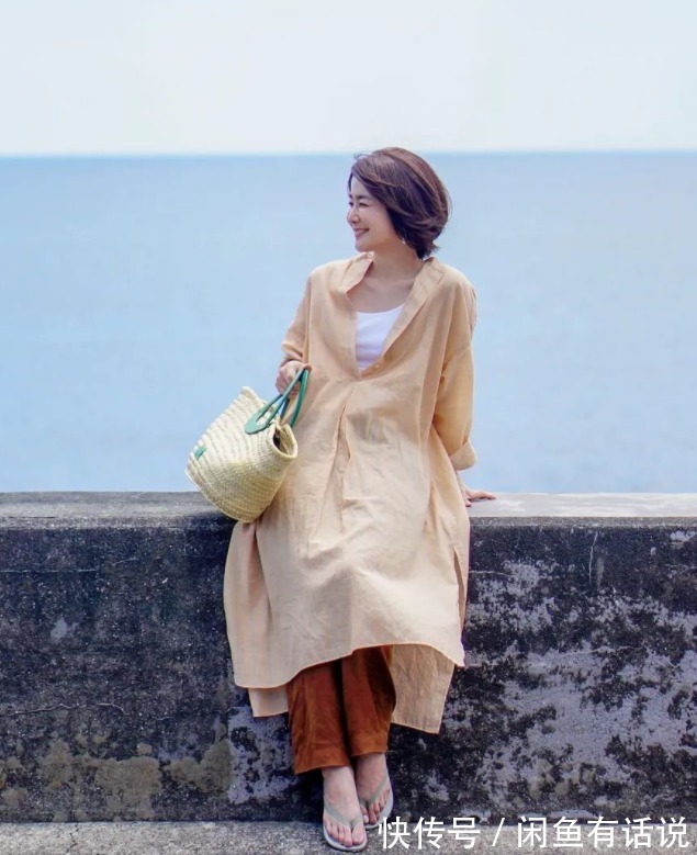 穿衣风格|优雅耐看的日系穿搭,更适合50多岁阿姨,简简单单的款式更提气质