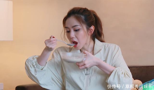 邓紫棋 有一种罕见的早餐叫邓紫棋,当你看到她放了什么,难怪吃碗不怕胖