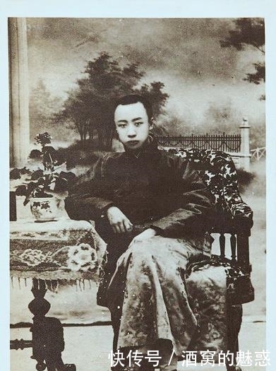 历史|倚着路虎抽雪茄的丘吉尔，当伴郎的普京，被炸墓焚尸的汪精卫，9张历史照