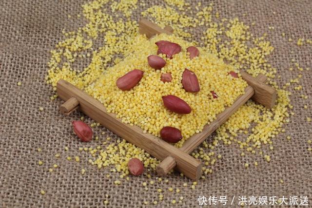 松软|小米别总熬粥了,加1把花生简单一做,松软味美,一碗不够喝!