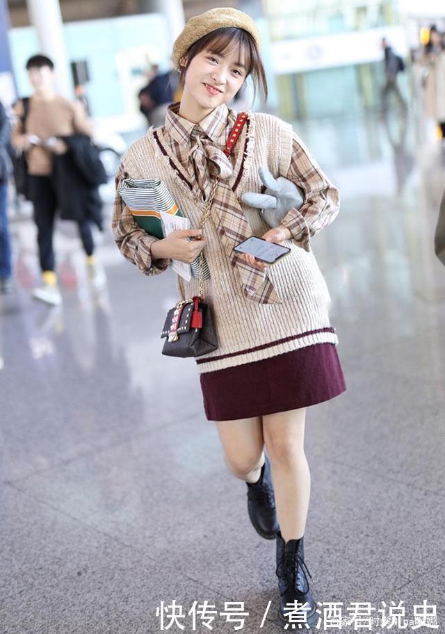 秋天针织背心穿不好看教你这些时髦搭配,时髦又高级