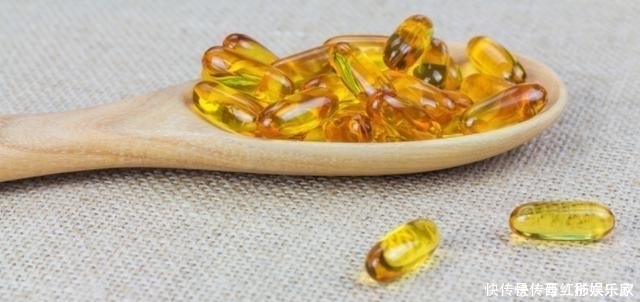 维生素E护肤方法，别直接擦脸上用对方法，皮肤白嫩又细腻