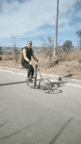 |搞笑GIF:努力的妹纸,收获好身材