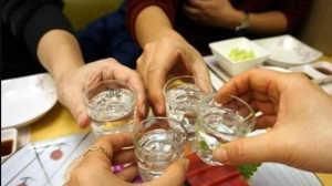  好处|每天喝2两酒的人怎么样了？30度的酒和50度的酒，有什么不同？