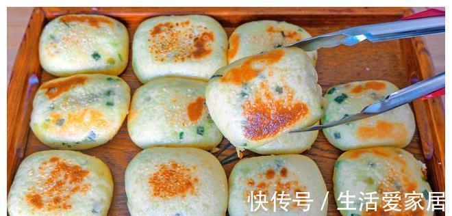 玉米饼|玉米面百吃不厌的做法,开水烫一烫,蓬松柔软不塌陷,凉了也好吃