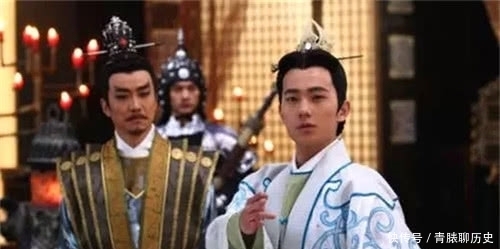 作诗|曹丕见两牛打架,刁难曹植作诗且不能出现牛字,结果比七步诗还绝