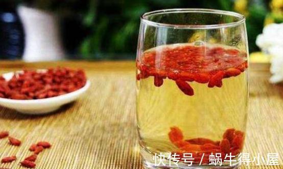 食用枸杞|经常吃枸杞的人注意啦！4个好处早知道、2点要注意，健康养生