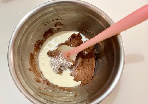  入回温|新手也能轻松做的巧克力小蛋糕，口感丰富、松软醇厚，快收藏！