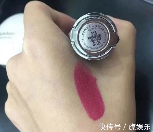 蓝调 很火却很不好用的口红，阿玛尼红管“大翻车”，它涂上显老20岁