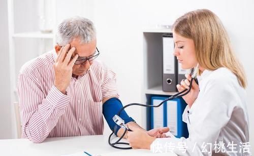 老年高血压|老年高血压表现为收缩压高,舒张压低,有什么危害,怎么治疗?